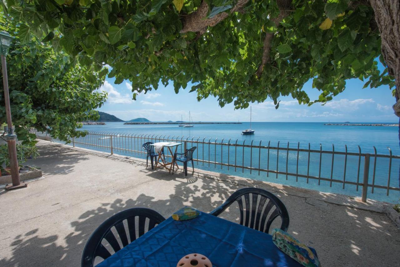 Orfanos Loutraki Rooms Εξωτερικό φωτογραφία