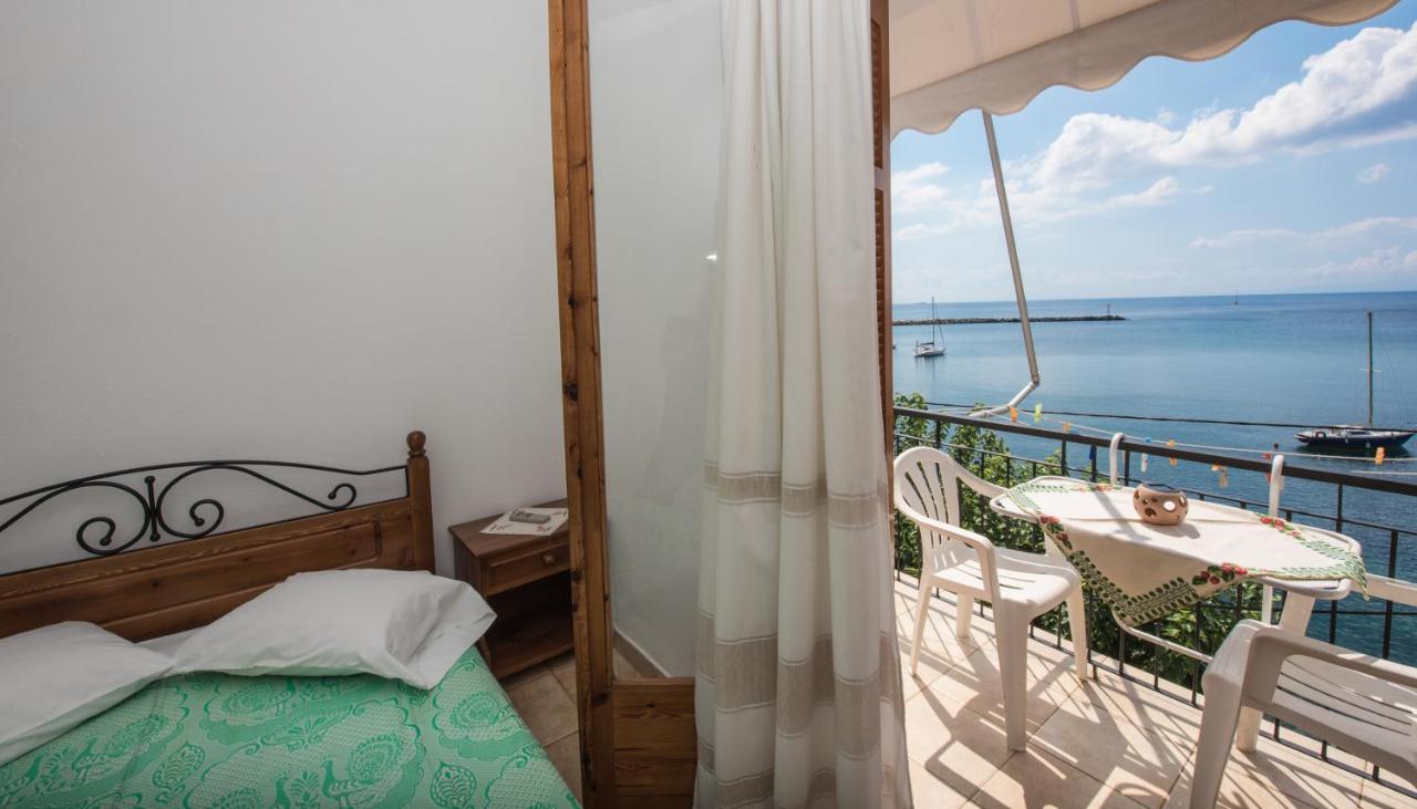 Orfanos Loutraki Rooms Εξωτερικό φωτογραφία